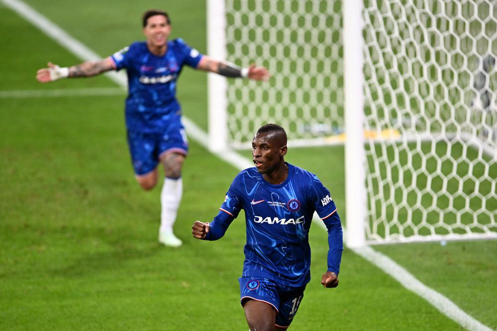 佩蒂特：虽然我之前批评大马丁的一些行为，但切尔西应该买他