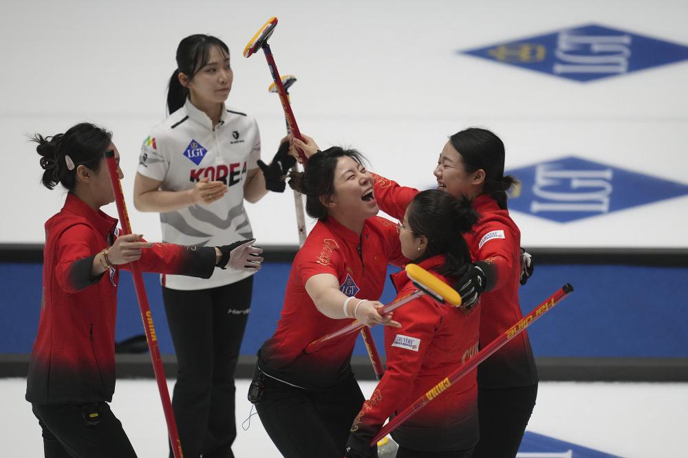 篮球勇士主帅称赞球队防守改善